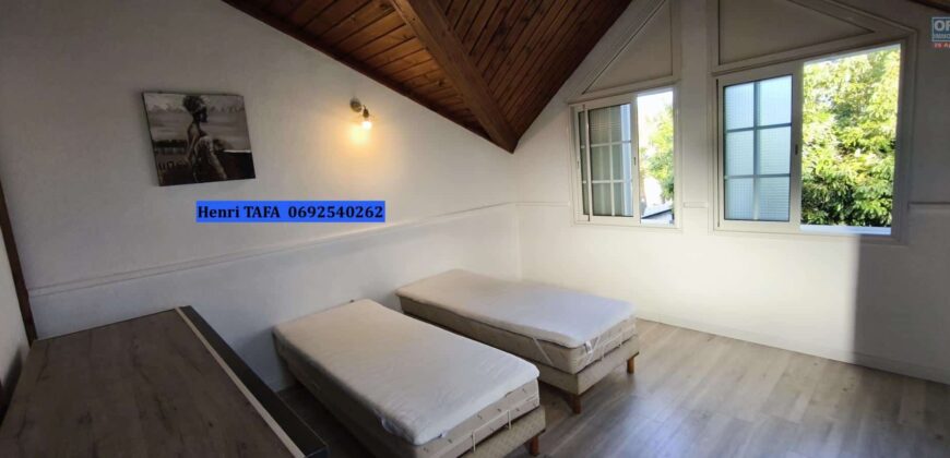 À louer agréable appartement de type F2/F3 de 62.47 m2 situe dans le secteur de Vincendo