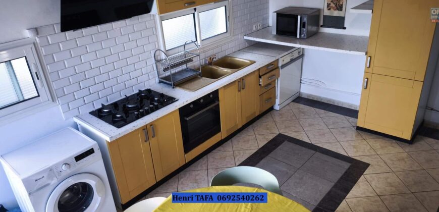À louer agréable appartement de type F2/F3 de 62.47 m2 situe dans le secteur de Vincendo