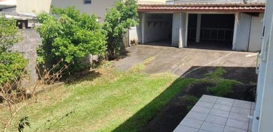 A louer une spacieuse villa F6 de 160m2 située sur la commune de Sainte Anne