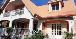 À vendre ensemble immobilier sur 3 niveaux sur une parcelle de 533m2 situé en plein centre-ville de Saint Joseph