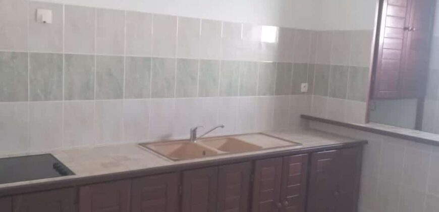 A louer appartement de 90m2 avec varangue situé au centre ville de Saint Paul