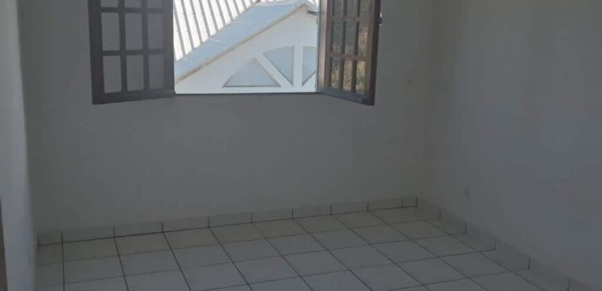 A louer appartement de 90m2 avec varangue situé au centre ville de Saint Paul