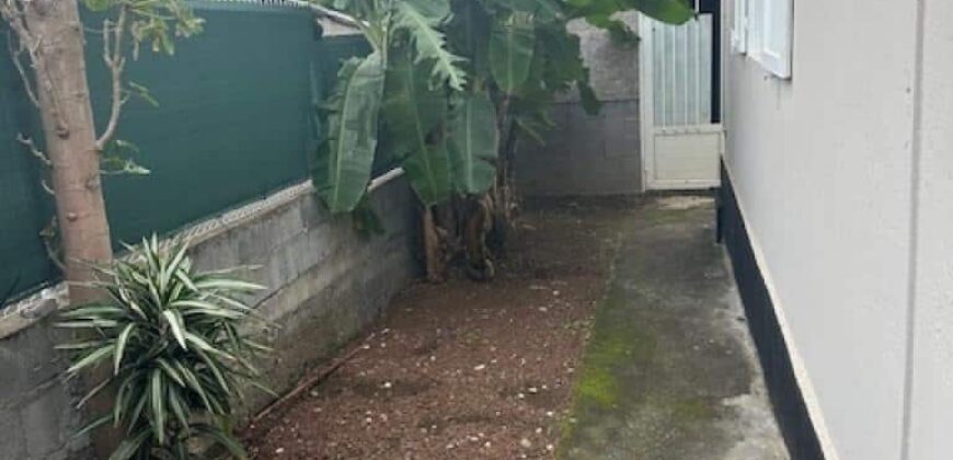 À louer une villa T4 de plain-pied de 100 m2 située au début de la de Condé à Ravine des Cabris