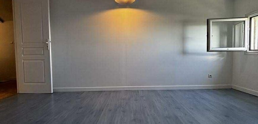 Location une très belle villa T5/6 avec vue mer et montagne située à Bérive au tampon