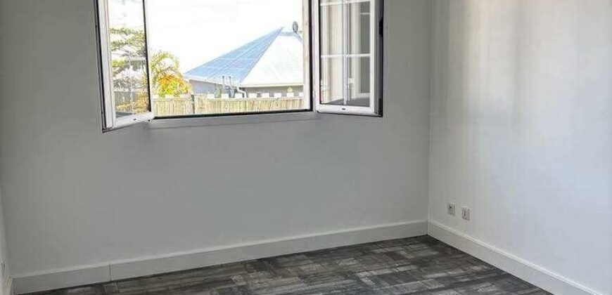 Location une très belle villa T5/6 avec vue mer et montagne située à Bérive au tampon
