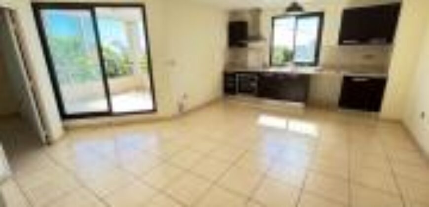 A vendre un appartement T3 dans la résidence Lobellia à Sainte-Clotilde à proximité des commerces
