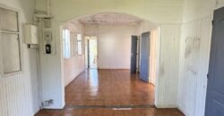 A vendre une villa F5 avec garage sur un vaste terrain de plus de 2000m2 à Plaines des Palmistes