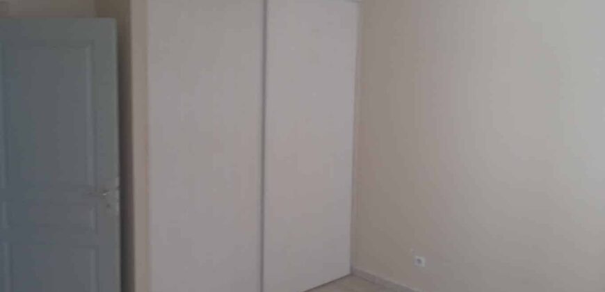 A vendre un appartement T3 sur un terrain de 249m2 situé à Bois de Nèfles- Saint Paul