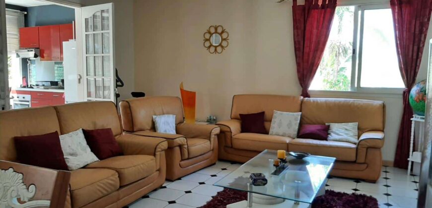 À vendre ensemble immobilier sur 3 niveaux sur une parcelle de 533m2 situé en plein centre-ville de Saint Joseph
