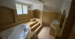 A louer une grande villa de 221m2 avec jardin à proximité des commerces et écoles à La Montagne