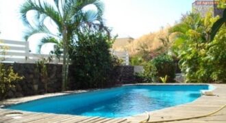 A louer une villa F5 de 99m2 avec piscine sur le bas de la Possession