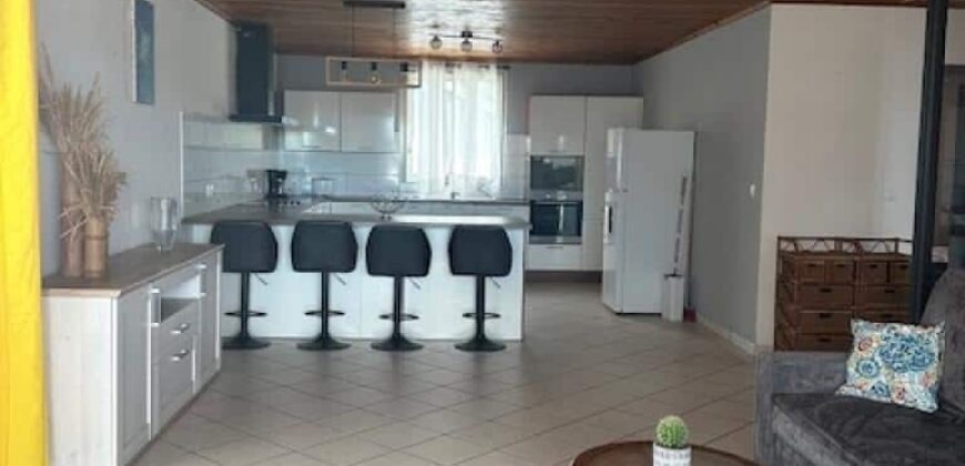 Location villa une superbe villa meublée de 100 m2 nichée dans un endroit calme sur la Route de Condé
