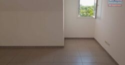 A vendre un appartement T3 en duplex proche des plages et des commerces à la Saline les bains