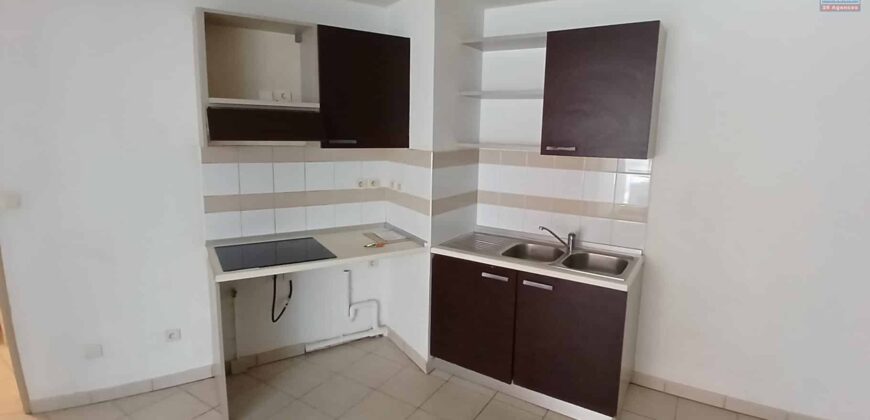 A vendre un appartement de 65m2 à deux pas de boulevard Sud à Sainte Clotilde