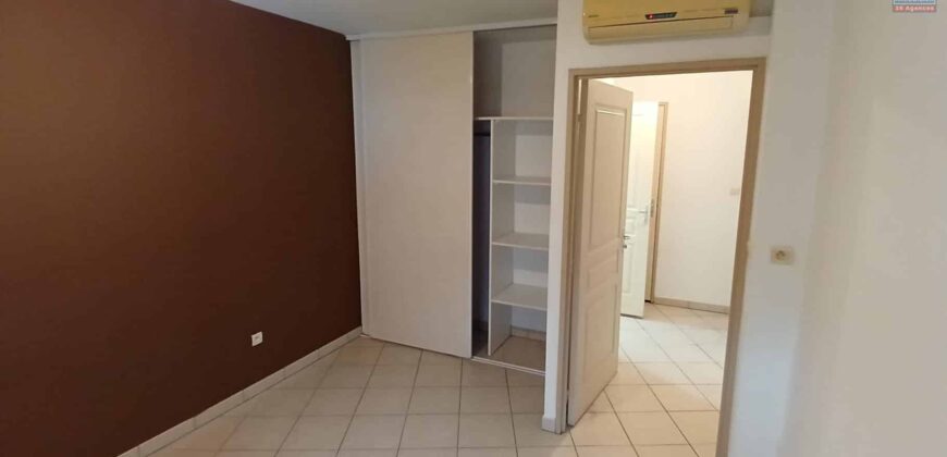 A vendre un appartement de 65m2 à deux pas de boulevard Sud à Sainte Clotilde