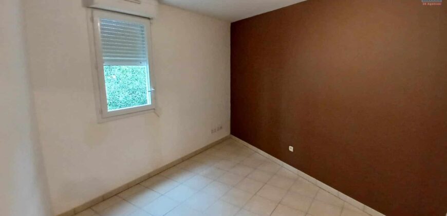 A vendre un appartement de 65m2 à deux pas de boulevard Sud à Sainte Clotilde