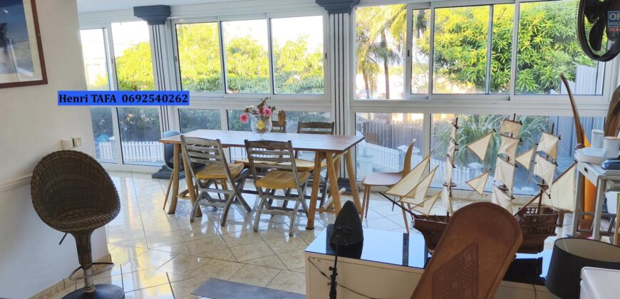 À vendre une belle villa T4 de 100 m2 avec piscine située dans dans le quartier de Vincendo