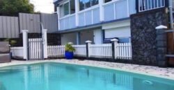 À vendre une belle villa T4 de 100 m2 avec piscine située dans dans le quartier de Vincendo