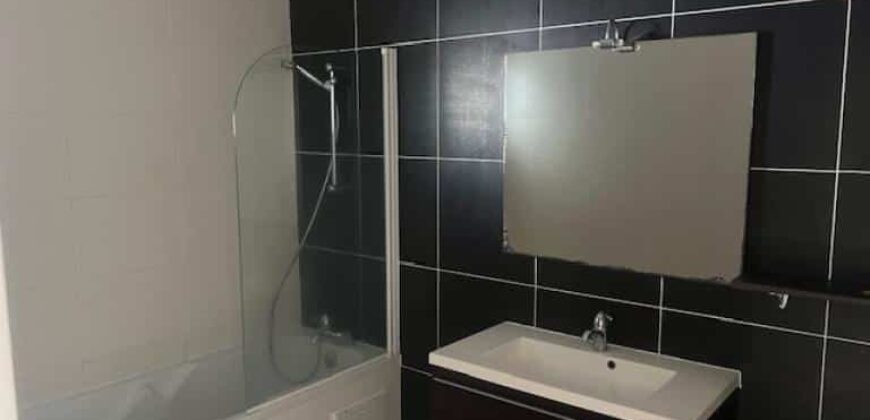 À louer un appartement T3 de 65 m2 habitable situé à Etang Salé Les Hauts proche du centre-ville