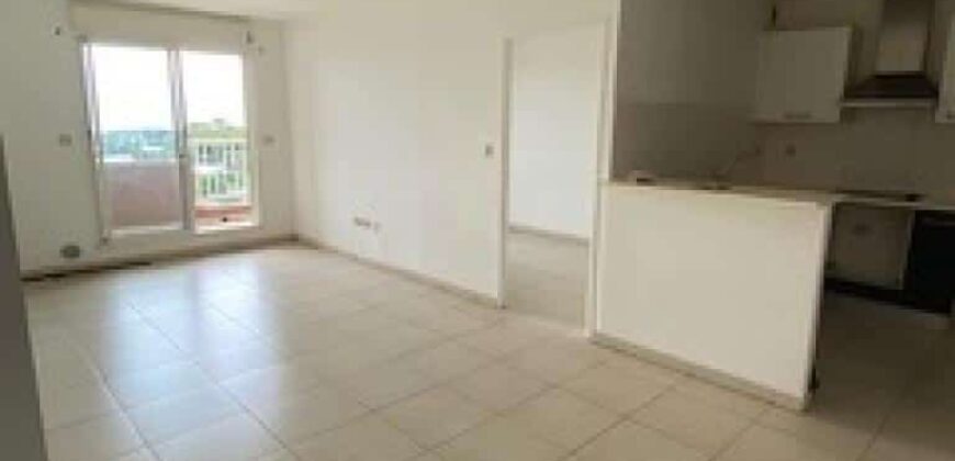 A louer un appartement T3 de 57.35m2 situé dans le secteur Moufia à Sainte Clotilde