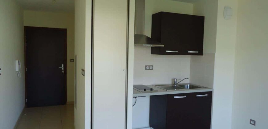 Location d’un studio de 22.48m2 proche des commodités à Sainte Clotilde