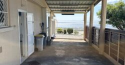 En vente une lumineuse villa jumelée de type F3/4 avec jardin sur un vaste terrain de 431m2 à Sainte Clotilde