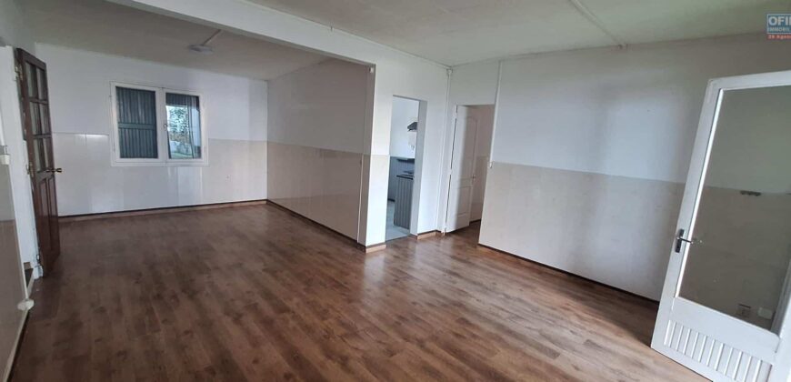 Location d’une grande villa F5 de 133m2 située proche centre ville de Saint Benoit
