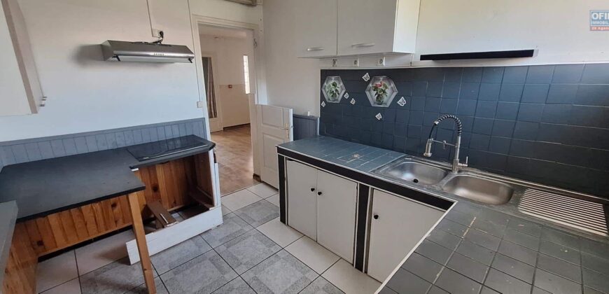 Location d’une grande villa F5 de 133m2 située proche centre ville de Saint Benoit