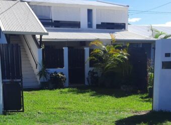 Location d’un bel appartement T3 de 57m2 dans une résidence privée avec jardin au centre ville de Bras Panon