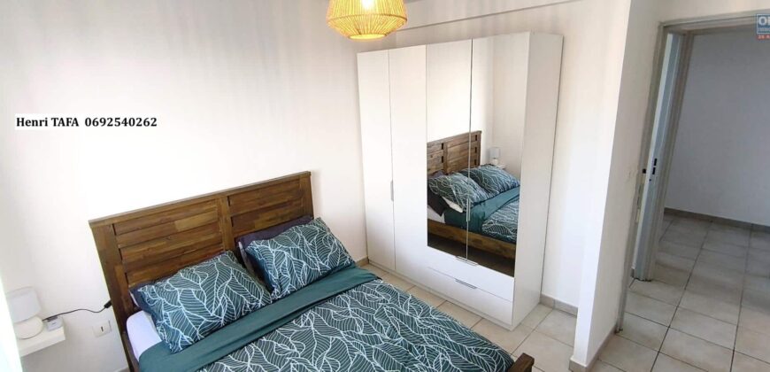 location d’un lumineux appartement T2 meublé et équipé situé dans une résidence sécurisée à Saint Joseph