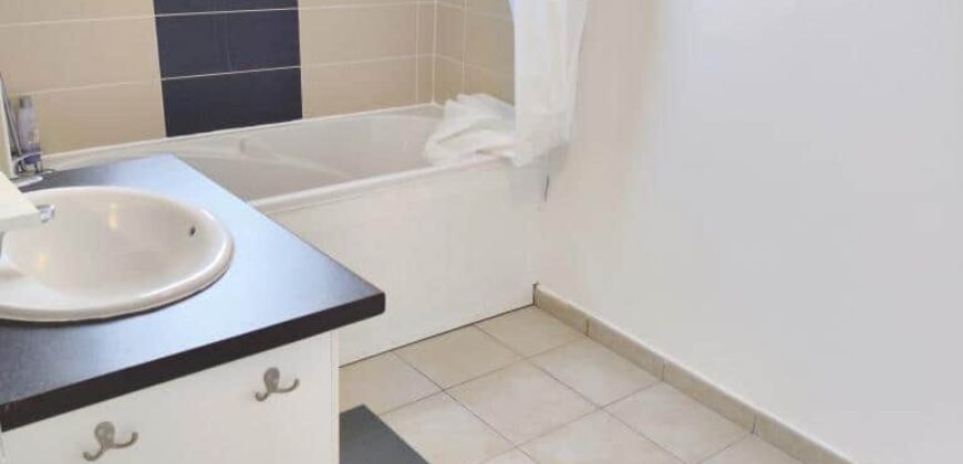 location d’un lumineux appartement T2 meublé et équipé situé dans une résidence sécurisée à Saint Joseph