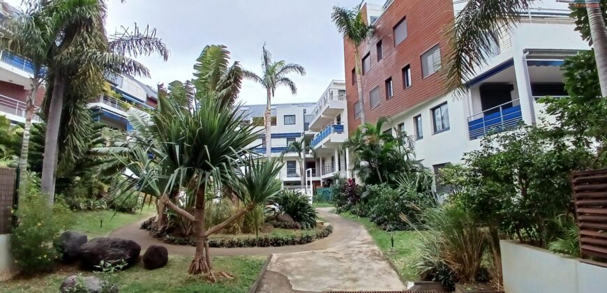A vendre un appartement T2 de 35m2 dans une résidence sécurisée avec piscine à Saint Denis