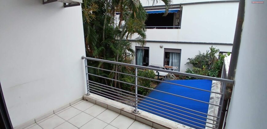 A vendre un appartement T2 de 35m2 dans une résidence sécurisée avec piscine à Saint Denis