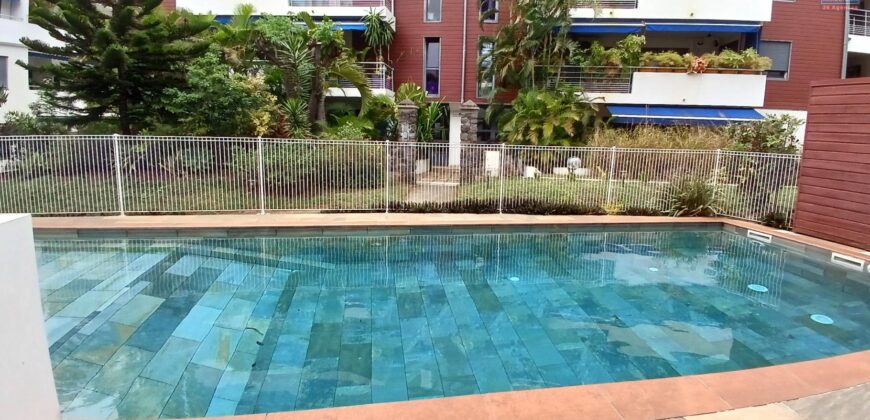 A vendre un appartement T2 de 35m2 dans une résidence sécurisée avec piscine à Saint Denis