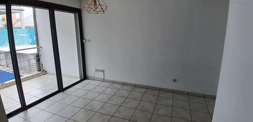 A vendre un appartement T2 de 35m2 dans une résidence sécurisée avec piscine à Saint Denis
