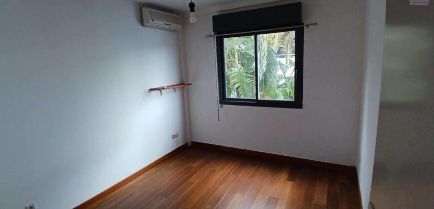 A vendre un appartement T2 de 35m2 dans une résidence sécurisée avec piscine à Saint Denis
