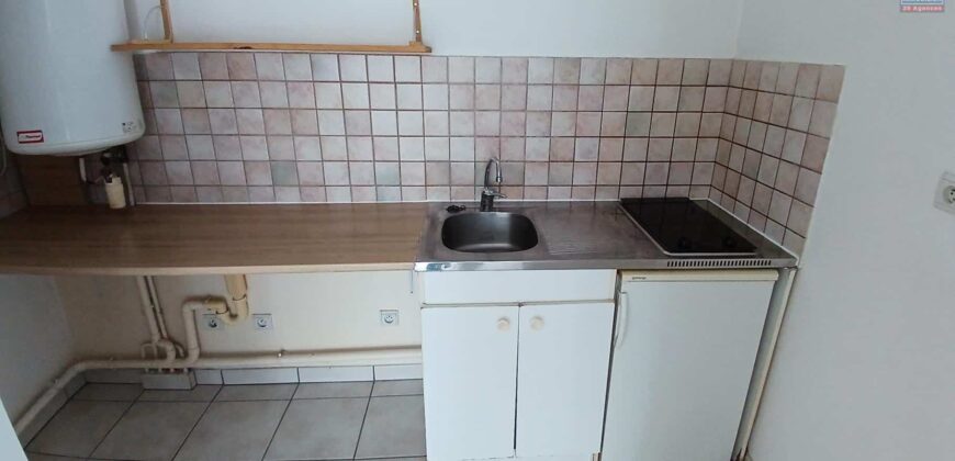 A vendre un appartement T2 de 35m2 dans une résidence sécurisée avec piscine à Saint Denis