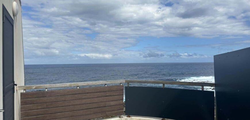 Location charmant appartement en duplex T2 situé à Terre-Sainte avec vue mer exceptionnelle