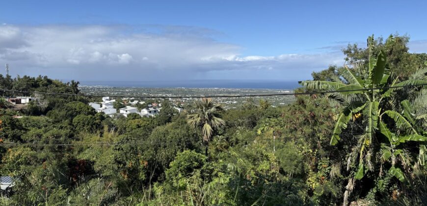 À vendre villa T3/4 de 120 m2 à rénover avec vue mer à La Rivière Saint-Louis