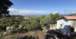 À vendre villa T3/4 de 120 m2 à rénover avec vue mer à La Rivière Saint-Louis