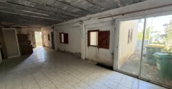 À vendre villa T3/4 de 120 m2 à rénover avec vue mer à La Rivière Saint-Louis
