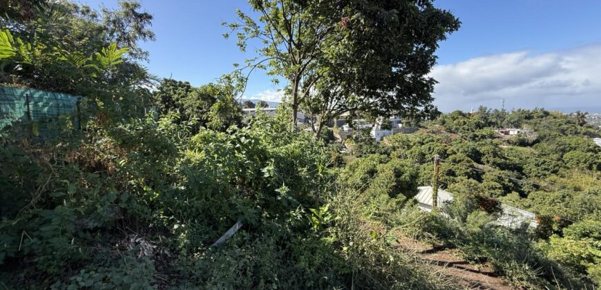 À vendre villa T3/4 de 120 m2 à rénover avec vue mer à La Rivière Saint-Louis