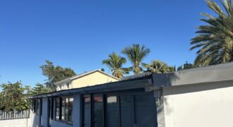 A louer un joli appartement F2 meublé de 44 m² avec parking situé dans le quartier de Ligne Paradis à Saint-Pierre