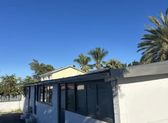 A louer un joli appartement F2 meublé de 44 m² avec parking situé dans le quartier de Ligne Paradis à Saint-Pierre
