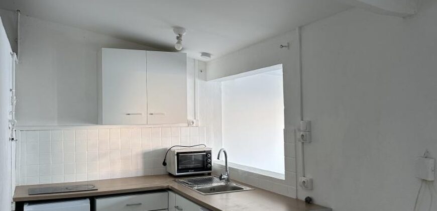 Location d’un agréable studio meublé et climatisé situé à Ligne Paradis