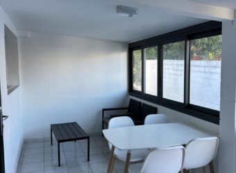 Location d’un agréable studio meublé et climatisé situé à Ligne Paradis