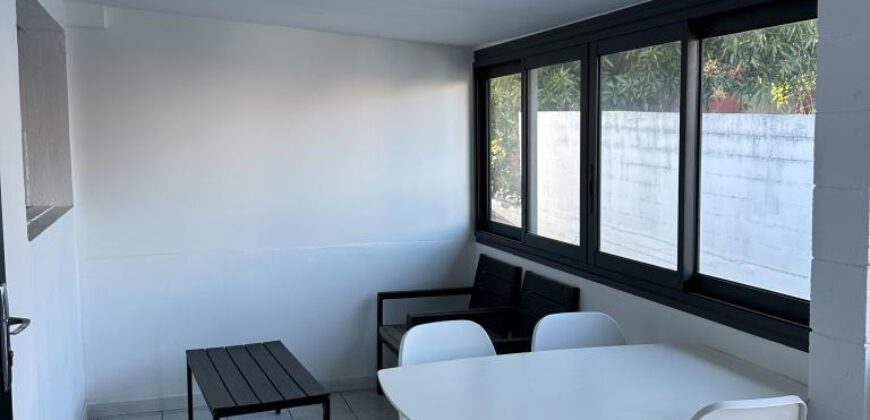 Location d’un agréable studio meublé et climatisé situé à Ligne Paradis