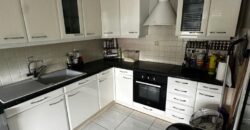 A louer un lumineux appartement meublé de typer F3 proche des commerces à Sainte Marie