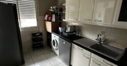 A louer un lumineux appartement meublé de typer F3 proche des commerces à Sainte Marie