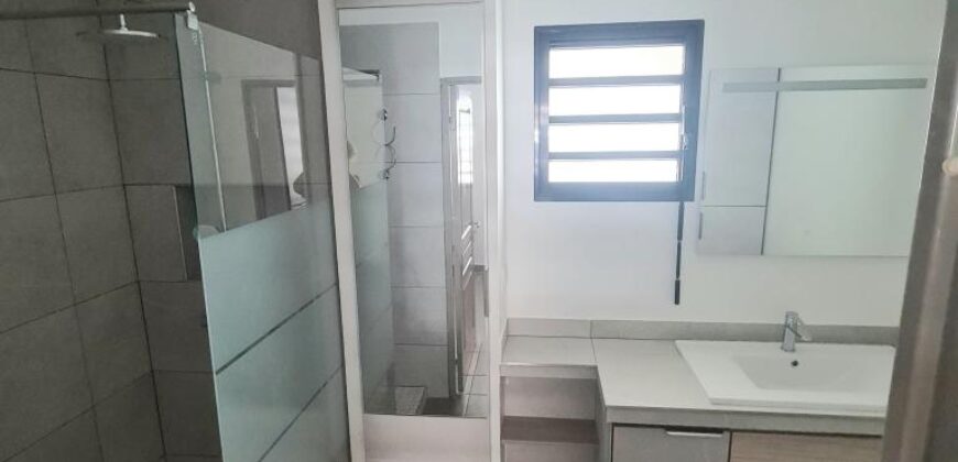 A vendre un charmant appartement dans une résidence proche des commerces à Sainte Clotilde